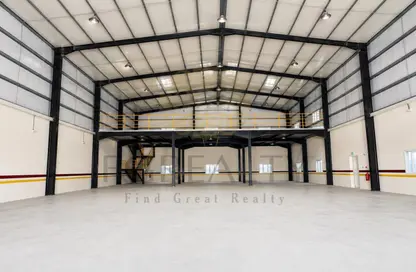 Warehouse - Studio - 3 Bathrooms for sale in East Industrial Street - Birkat Al Awamer - Al Wakra