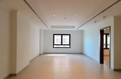 Apartment - 1 Bedroom - 2 Bathrooms for rent in West Porto Drive - Porto Arabia - The Pearl Island - Doha