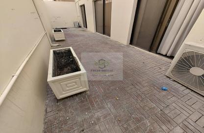 Apartment - 2 Bedrooms - 2 Bathrooms for rent in Al Mansoura - Al Mansoura - Doha