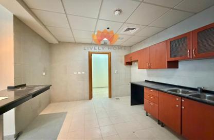 Apartment - 2 Bedrooms - 4 Bathrooms for rent in Zig Zag Tower B - Zig Zag Towers - West Bay - Doha