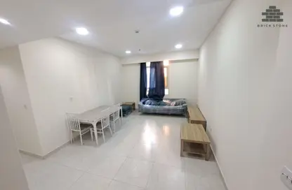 شقة - 2 غرف نوم - 2 حمامات للايجار في شارع انس - فريج بن محمود الشمالي - فريج بن محمود - الدوحة