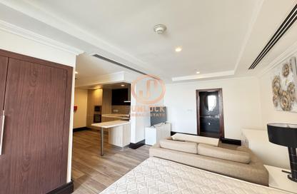 Apartment - Studio - 1 Bathroom for rent in Viva West - Viva Bahriyah - The Pearl Island - Doha