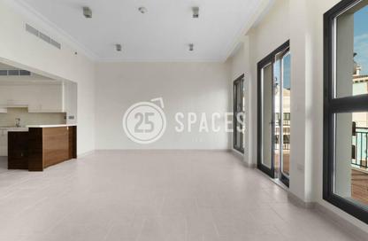 Apartment - 2 Bedrooms - 3 Bathrooms for sale in Chateau - Qanat Quartier - The Pearl Island - Doha