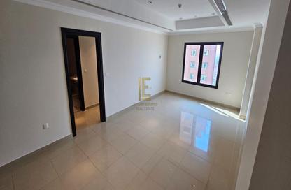 Apartment - 1 Bedroom - 2 Bathrooms for rent in West Porto Drive - Porto Arabia - The Pearl Island - Doha