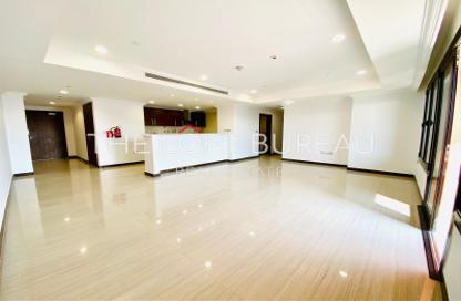 Apartment - 2 Bedrooms - 3 Bathrooms for rent in West Porto Drive - Porto Arabia - The Pearl Island - Doha