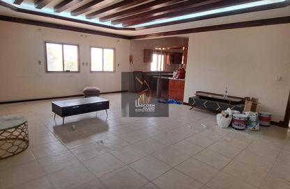 Apartment - 3 Bedrooms - 2 Bathrooms for rent in New Salata - Salata - Doha