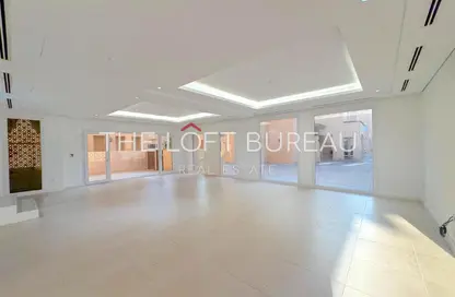 Villa - 4 Bedrooms - 5 Bathrooms for rent in West Bay Lagoon Villas - West Bay Lagoon - West Bay Lagoon - Doha