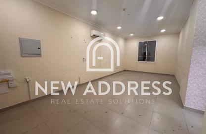 Apartment - 3 Bedrooms - 2 Bathrooms for rent in Madinat Khalifa Building 58 - Madinat Khalifa South - Madinat Khalifa - Doha