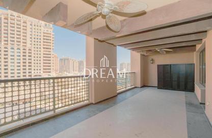 Apartment - 2 Bedrooms - 3 Bathrooms for rent in West Porto Drive - Porto Arabia - The Pearl Island - Doha