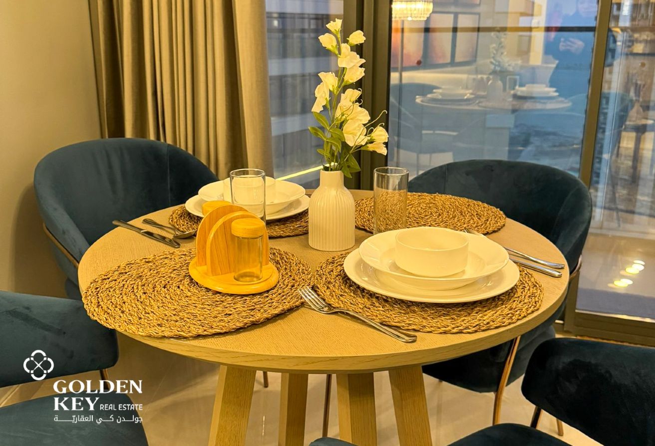 Sea View | FF-2 Bedroom w/ Balcony | Waterfront