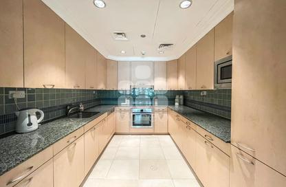 Apartment - 2 Bedrooms - 3 Bathrooms for rent in Tower 7 (Ferrari Tower) - Porto Arabia - The Pearl Island - Doha