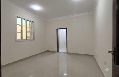 Apartment - 3 Bedrooms - 3 Bathrooms for rent in Bin Omran 35 - Fereej Bin Omran - Doha