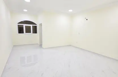 Apartment - 1 Bedroom - 1 Bathroom for rent in New Salata - Salata - Doha