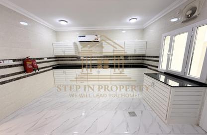مجمع سكني - 4 غرف نوم - 4 حمامات للايجار في برج أسباير - الوعب - الوعب - الدوحة