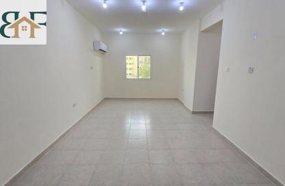 Apartment - 2 Bedrooms - 2 Bathrooms for rent in Al Mansoura - Al Mansoura - Doha