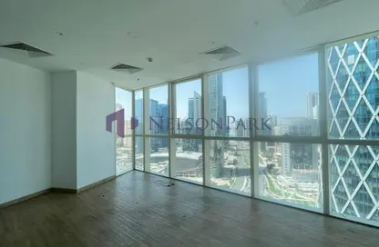 Office Space - 3 Bedrooms - 1 Bathroom for rent in Palm Tower B - Palm Towers - West Bay - Doha