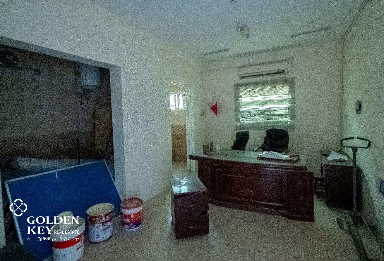 Ready to Move Garage | Industrial Area