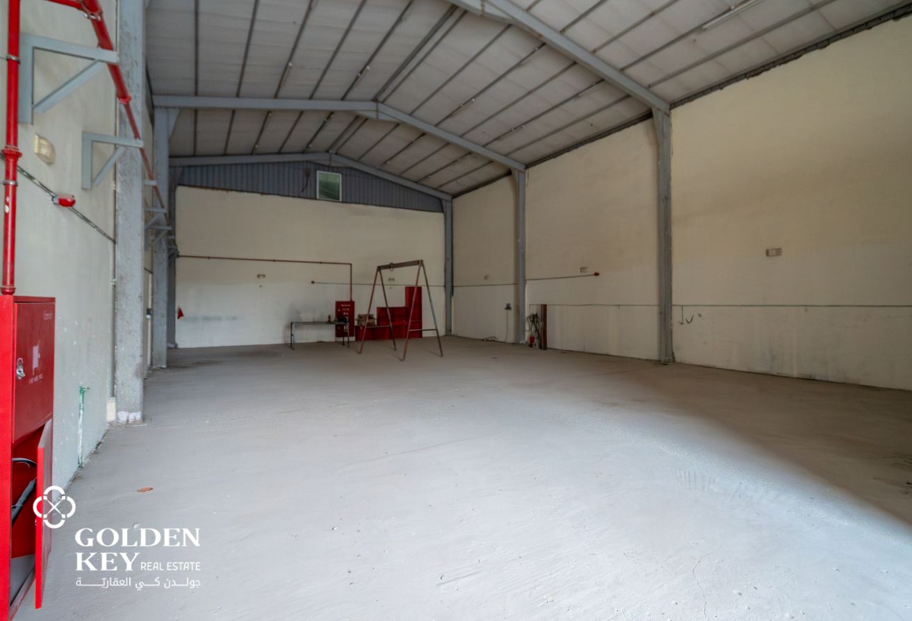 Ready to Move Garage | Industrial Area