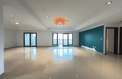 Apartment - 2 Bedrooms - 3 Bathrooms for rent in East Porto Drive - Porto Arabia - The Pearl Island - Doha