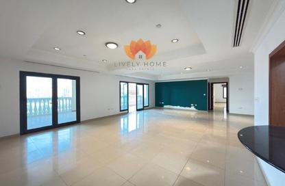 Apartment - 2 Bedrooms - 3 Bathrooms for rent in East Porto Drive - Porto Arabia - The Pearl Island - Doha
