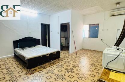 Apartment - Studio - 1 Bathroom for rent in Al Mansoura - Doha