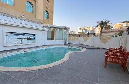 Apartment - 2 Bedrooms - 3 Bathrooms for rent in Al Sadd Road - Al Sadd - Doha
