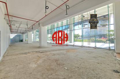 Show Room - Studio - 2 Bathrooms for rent in Fox Hills South - Fox Hills - Lusail