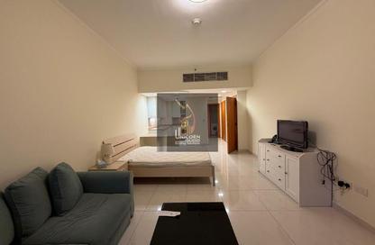 Apartment - Studio - 1 Bathroom for rent in Viva West - Viva Bahriyah - The Pearl Island - Doha