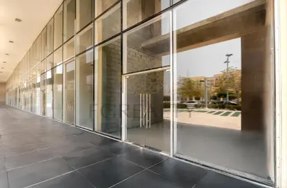 Shop - Studio - 1 Bathroom for rent in Fox Hills - Lusail