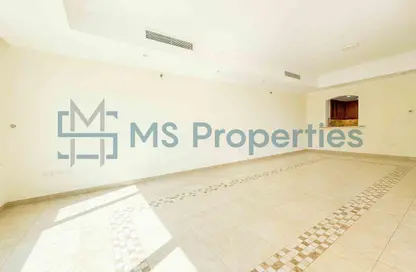 شقة - 2 غرف نوم - 3 حمامات للايجار في طريق بورتو الغربي - بورتو أرابيا - جزيرة اللؤلؤة - الدوحة