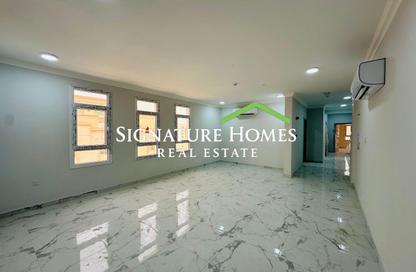 Apartment - 3 Bedrooms - 3 Bathrooms for rent in Umm Ghwailina Comm - Umm Ghuwalina - Umm Ghuwailina - Doha Apartment - 3 Bedrooms - 3 Bathrooms for rent in Umm Ghwailina Comm - Umm Ghuwalina - Umm Ghuwailina - Doha