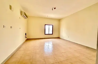 Apartment - 2 Bedrooms - 2 Bathrooms for rent in Madinat Khalifa South - Madinat Khalifa - Doha