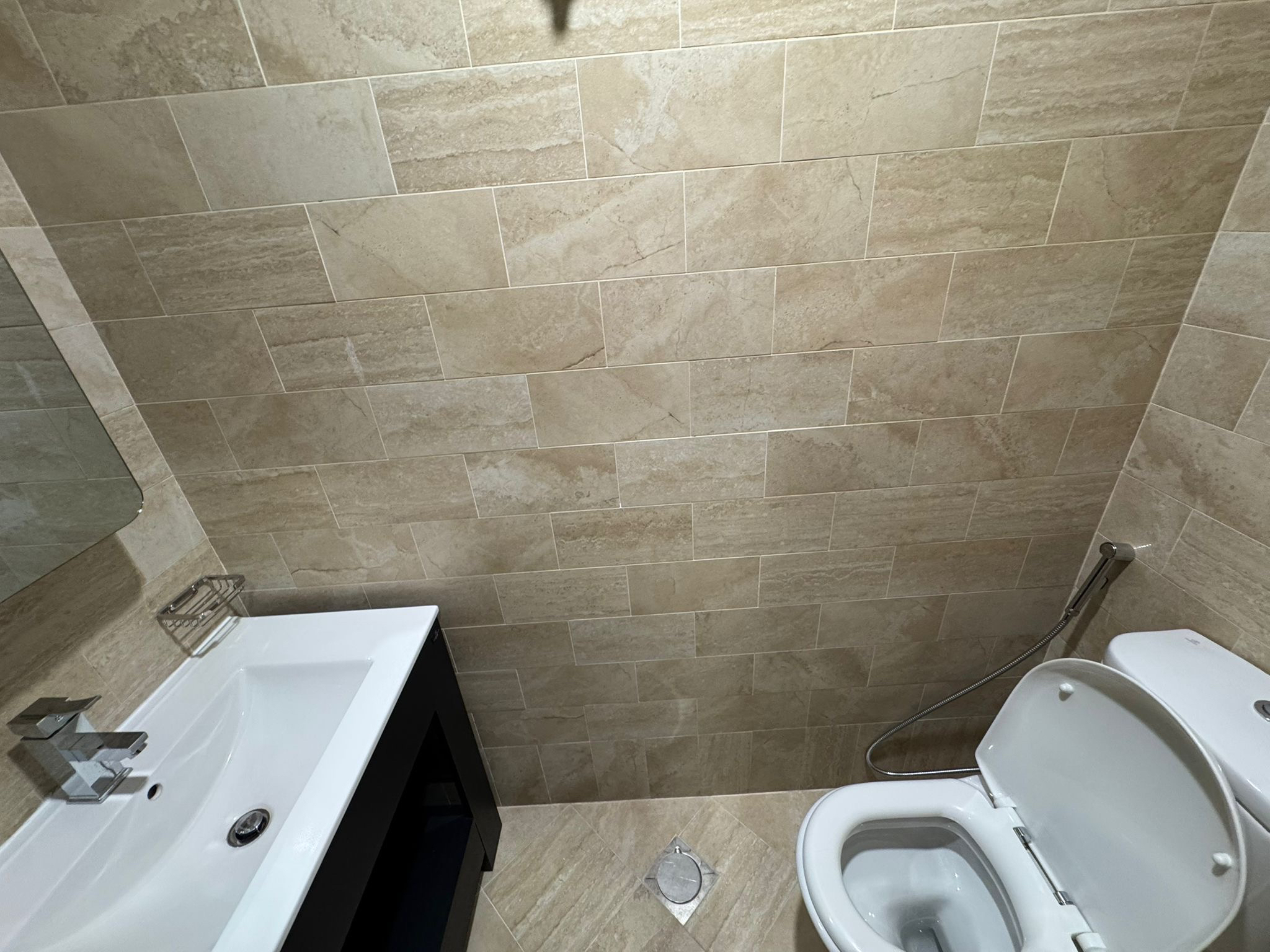 BRAND NEW 2+MAIDROOM WITH BILLS FULLY FURNISHED thumbnail 9