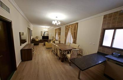 Duplex - 2 Bedrooms - 4 Bathrooms for rent in Ain Khaled Villas - Ain Khaled - Doha