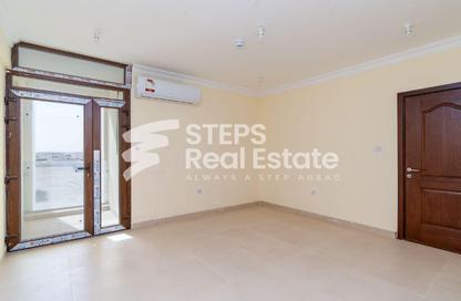 Apartment - 2 Bedrooms - 2 Bathrooms for rent in Umm Salal Ali - Umm Salal Ali - Doha