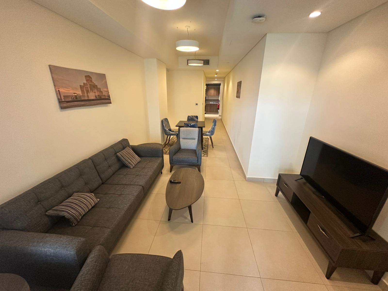 Luxury 2BHK Fully Furnished Apartment in Marina thumbnail 6