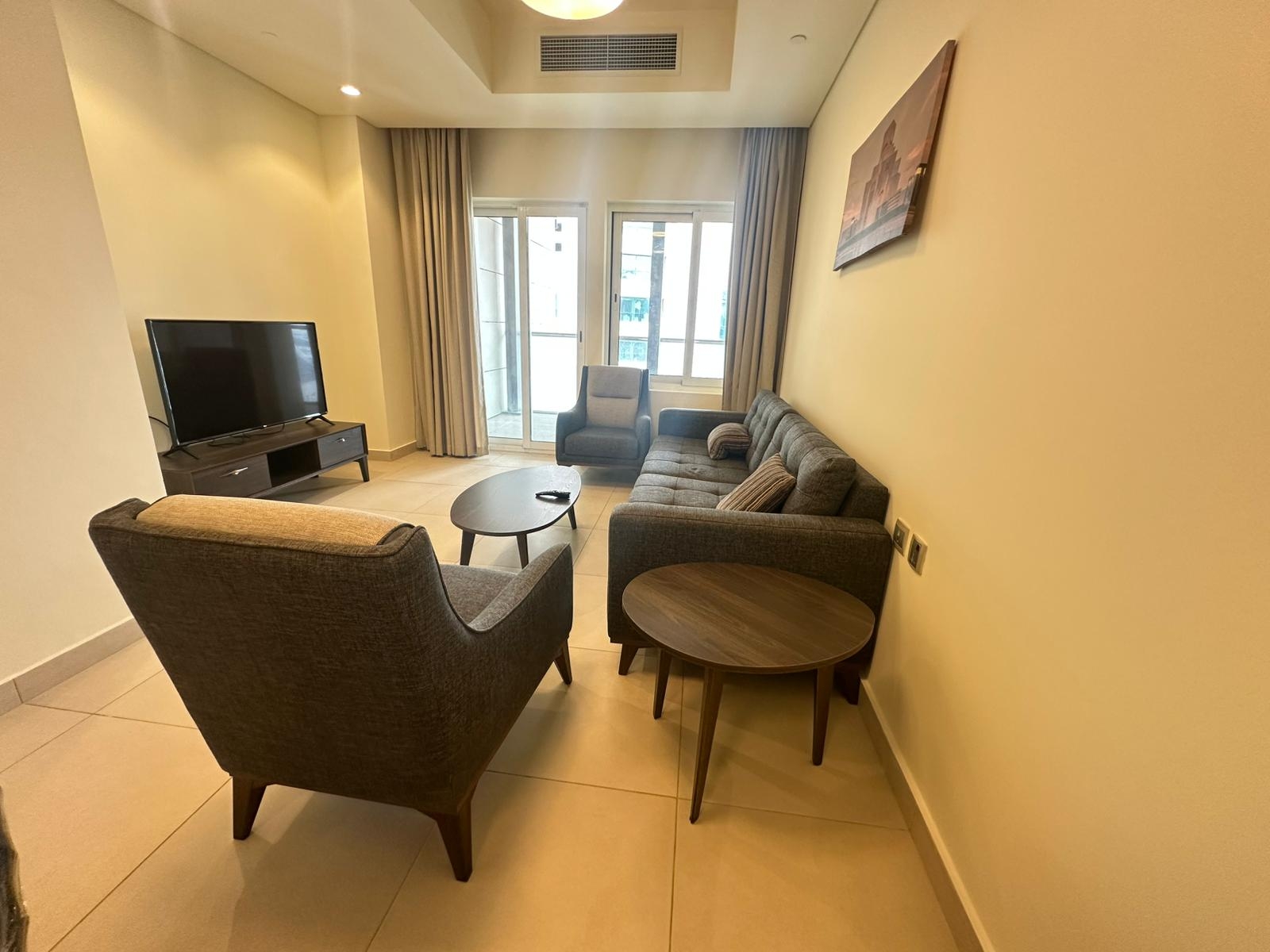 Luxury 2BHK Fully Furnished Apartment in Marina thumbnail 7