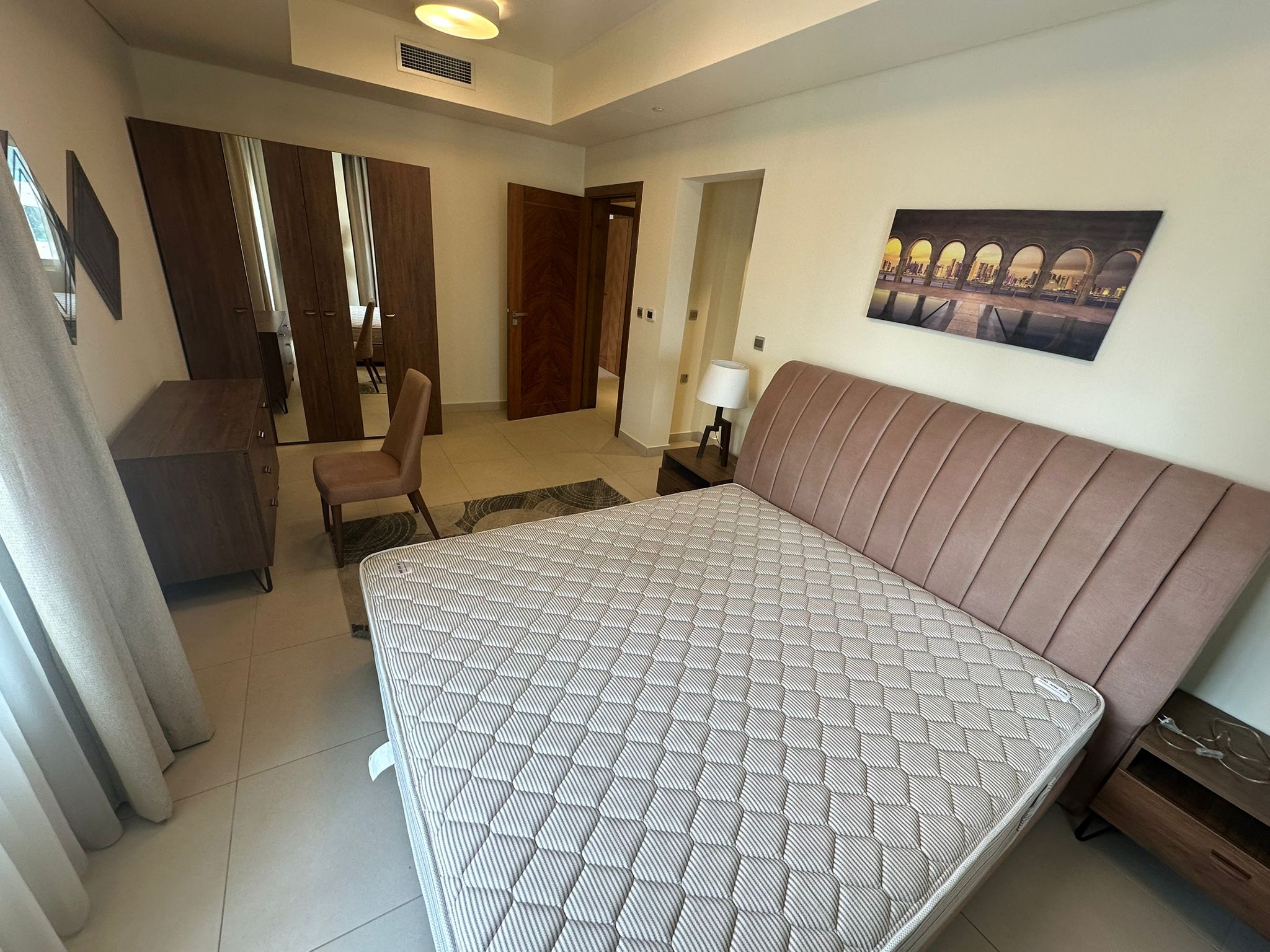 Luxury 2BHK Fully Furnished Apartment in Marina thumbnail 4