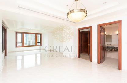 Apartment - 2 Bedrooms - 1 Bathroom for rent in East Porto Drive - Porto Arabia - The Pearl Island - Doha Apartment - 2 Bedrooms - 1 Bathroom for rent in East Porto Drive - Porto Arabia - The Pearl Island - Doha