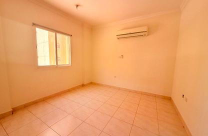 Apartment - 2 Bedrooms - 1 Bathroom for rent in Al Mansoura - Al Mansoura - Doha