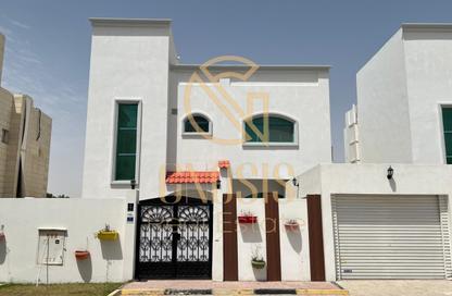 Compound - 3 Bedrooms - 3 Bathrooms for rent in Ain Khaled - Doha Compound - 3 Bedrooms - 3 Bathrooms for rent in Ain Khaled - Doha