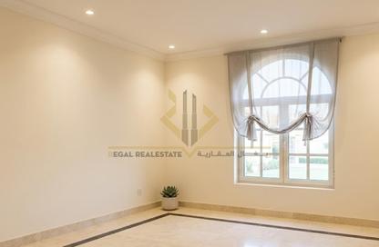 Apartment - 2 Bedrooms - 1 Bathroom for rent in Al Dafna - Al Dafna - Doha