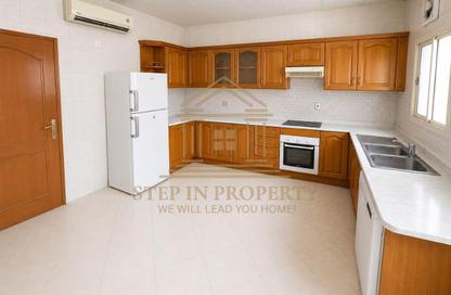 Villa - 5 Bedrooms - 5 Bathrooms for rent in Al Sadd Road - Al Sadd - Doha