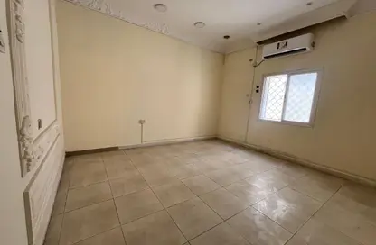 Apartment - 1 Bedroom - 1 Bathroom for rent in Bin Omran 35 - Fereej Bin Omran - Doha