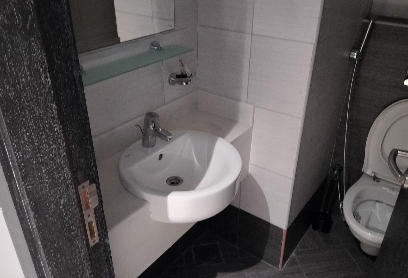 Spacious 1 BHK I FF I EXL I Balcony I Almeera Mall thumbnail 10