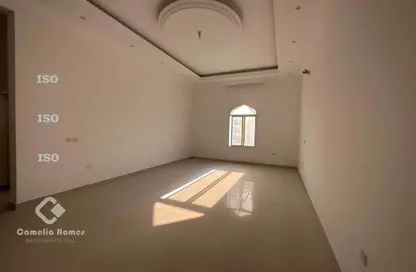 مجمع سكني - 5 غرف نوم - 6 حمامات للايجار في مريخ - المريخ - الدوحة