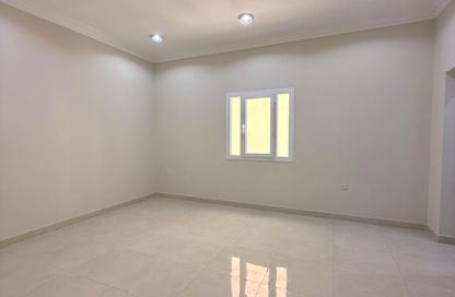 Apartment - 2 Bedrooms - 3 Bathrooms for rent in Al Nasr Street - Al Nasr - Doha