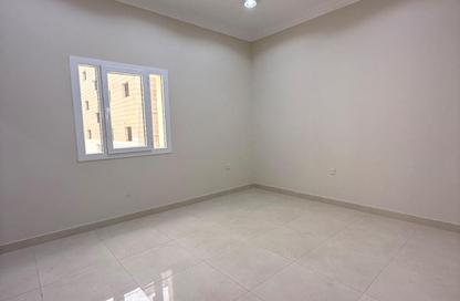 Apartment - 2 Bedrooms - 3 Bathrooms for rent in Al Nasr Street - Al Nasr - Doha
