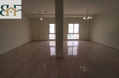 Apartment - 2 Bedrooms - 3 Bathrooms for rent in Umm Ghwailina Comm - Umm Ghuwalina - Umm Ghuwailina - Doha