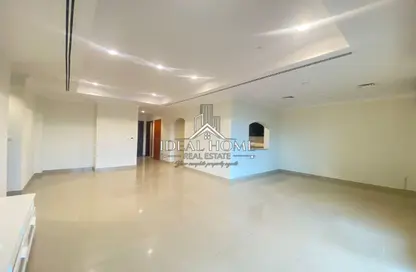 Apartment - 2 Bedrooms - 3 Bathrooms for rent in West Porto Drive - Porto Arabia - The Pearl Island - Doha